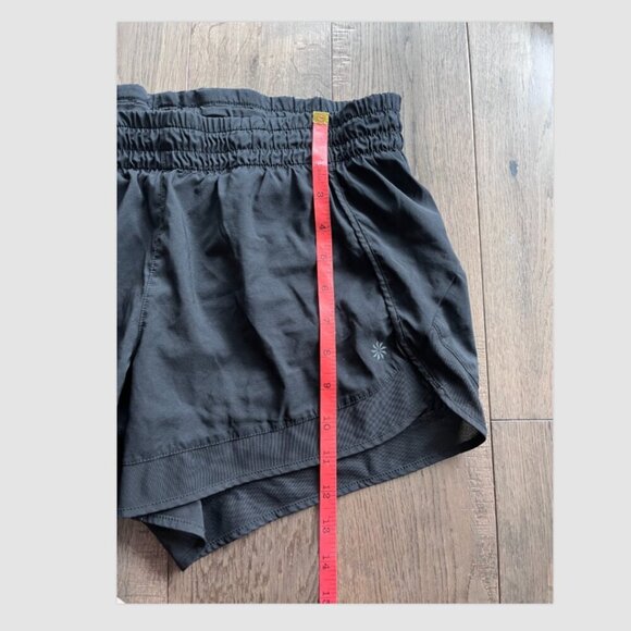 Athleta Mesh Racer Run Shorts Black 4" Inseam Size M Lightweight Activewear - Picture 6 of 7